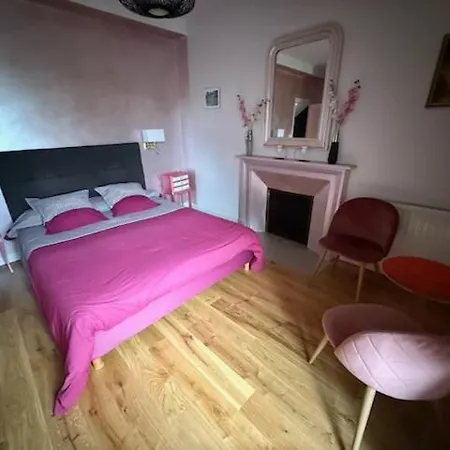 Le Relais Des Capucines فندق مبيت وإفطار Largnac