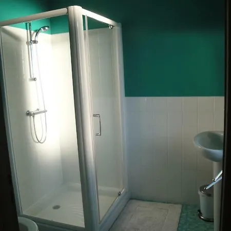 Le Relais Des Capucines Bed & Breakfast Largnac