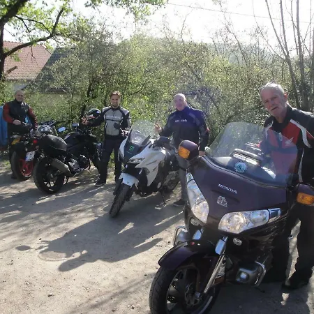 Le Relais Des Capucines Bed & Breakfast Largnac